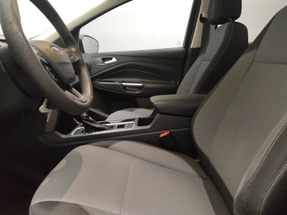 Used 2017 Ford Escape SE FWD image 17