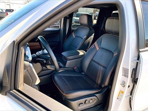 Used 2023 GMC Canyon AT4 w/ AT4 Premium Package image 10