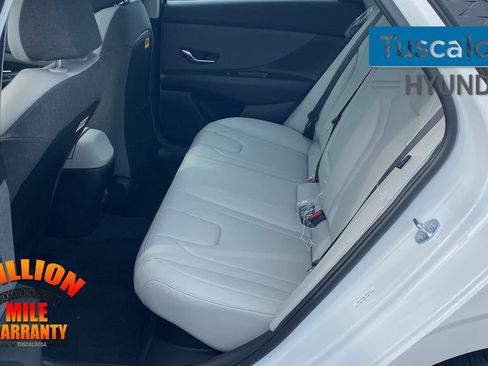 New 2025 Hyundai Elantra Limited image 26