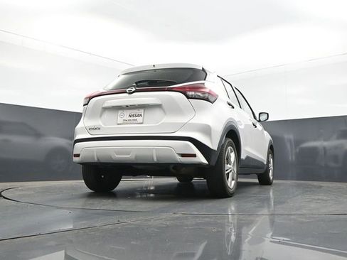 Used 2021 Nissan Kicks S FWD image 30