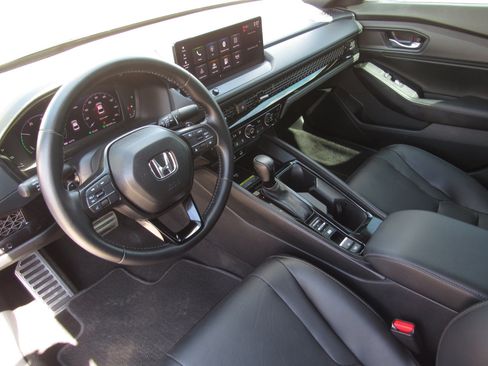 Certified 2025 Honda Accord Sport image 15