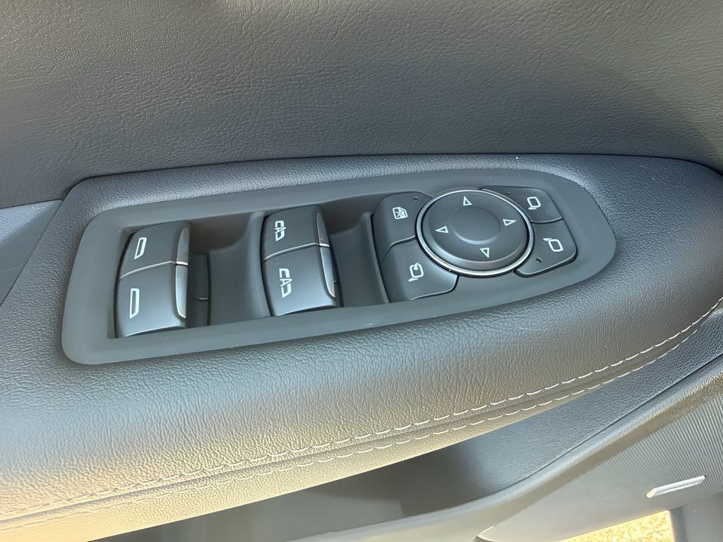 Used 2026 Cadillac XT5 Premium Luxury w/ LPO, ONYX Package FWD image 30