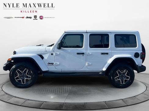New 2026 Jeep Wrangler Unlimited Sahara AWD/4WD image 13