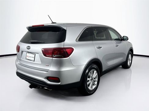 Used 2019 Kia Sorento L image 6