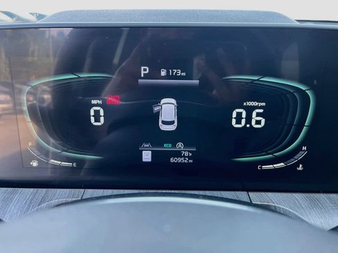 Certified 2023 Kia Telluride EX w/ EX Captain's Chair Package FWD image 21