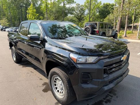 Used 2023 Chevrolet Colorado W/T RWD image 1