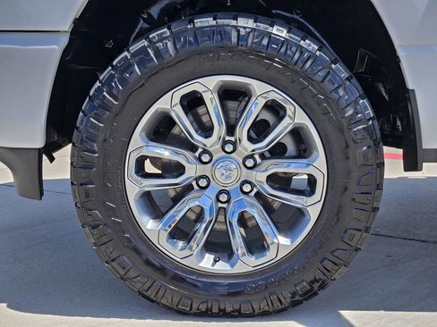 Used 2024 RAM 1500 Laramie image 12