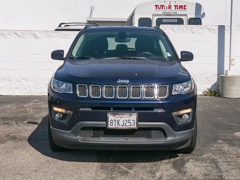 Used 2021 Jeep Compass Latitude FWD image 2