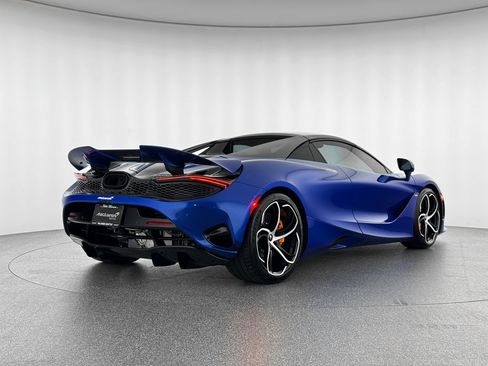 Used 2024 McLaren 750S Spider RWD image 17