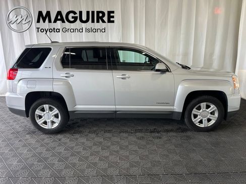 Used 2016 GMC Terrain SLE FWD image 2