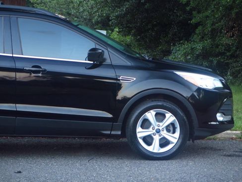 Used 2016 Ford Escape SE w/ Equipment Group 201A FWD image 29