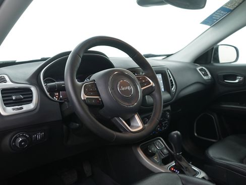 Used 2018 Jeep Compass Latitude w/ Popular Equipment Group image 16