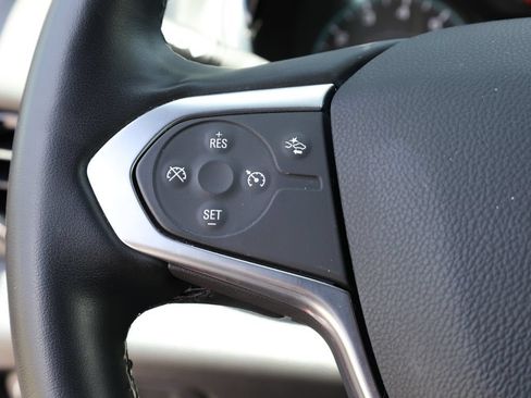 Used 2023 Chevrolet Traverse LT FWD image 33