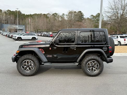 Used 2025 Jeep Wrangler Rubicon w/ Convenience Group image 3