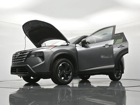 Certified 2024 Nissan Rogue SV FWD image 48