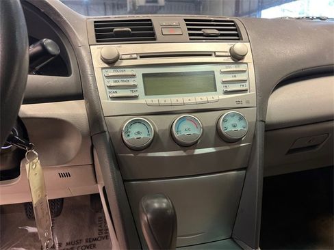 Used 2009 Toyota Camry LE image 22