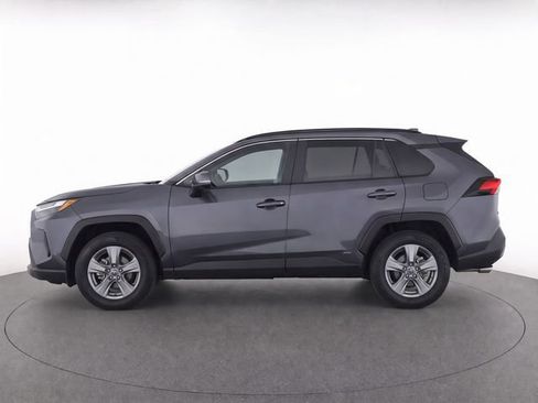 Used 2025 Toyota RAV4 XLE AWD/4WD image 6