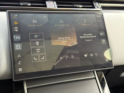 Used 2025 Land Rover Range Rover Velar Dynamic SE image 29