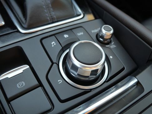 Used 2018 MAZDA MAZDA3 Grand Touring w/ Premium Equipment Package image 32