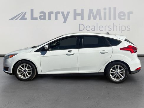 Used 2016 Ford Focus SE w/ SE Power Seat Package image 2
