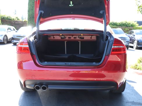 Used 2017 Jaguar XE Premium AWD/4WD image 13