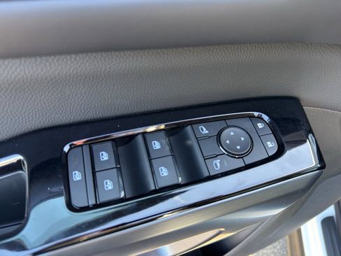 New 2026 Nissan Pathfinder SL image 12