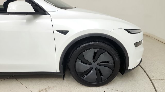 Used 2026 Tesla Model Y 2WD image 21