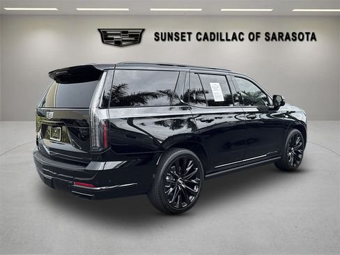 Certified 2026 Cadillac Escalade Platinum Sport w/ LPO, ONYX Package AWD/4WD image 4