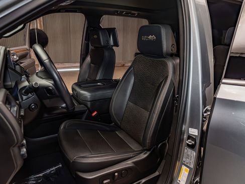 Used 2024 Chevrolet Tahoe High Country w/ Advanced Technology Package AWD/4WD image 20