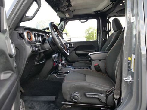 Used 2020 Jeep Gladiator Mojave w/ Trailer Tow Package image 33