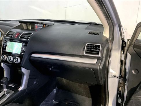 Used 2016 Subaru Forester 2.5i Limited AWD/4WD image 19