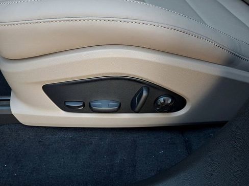 New 2026 Porsche Macan 4 Electric AWD/4WD image 16
