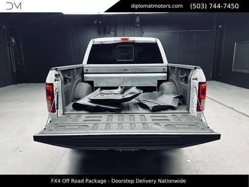 Used 2017 Ford F150 XLT w/ Equipment Group 302A Luxury AWD/4WD image 48