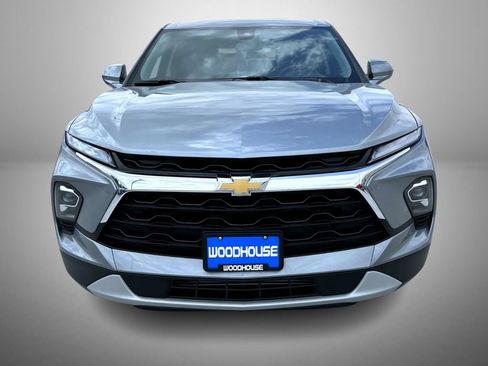 Used 2025 Chevrolet Blazer LT AWD/4WD image 2
