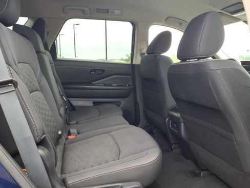 Used 2024 Nissan Pathfinder SV AWD/4WD image 12