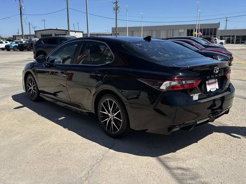 Used 2023 Toyota Camry SE FWD image 5