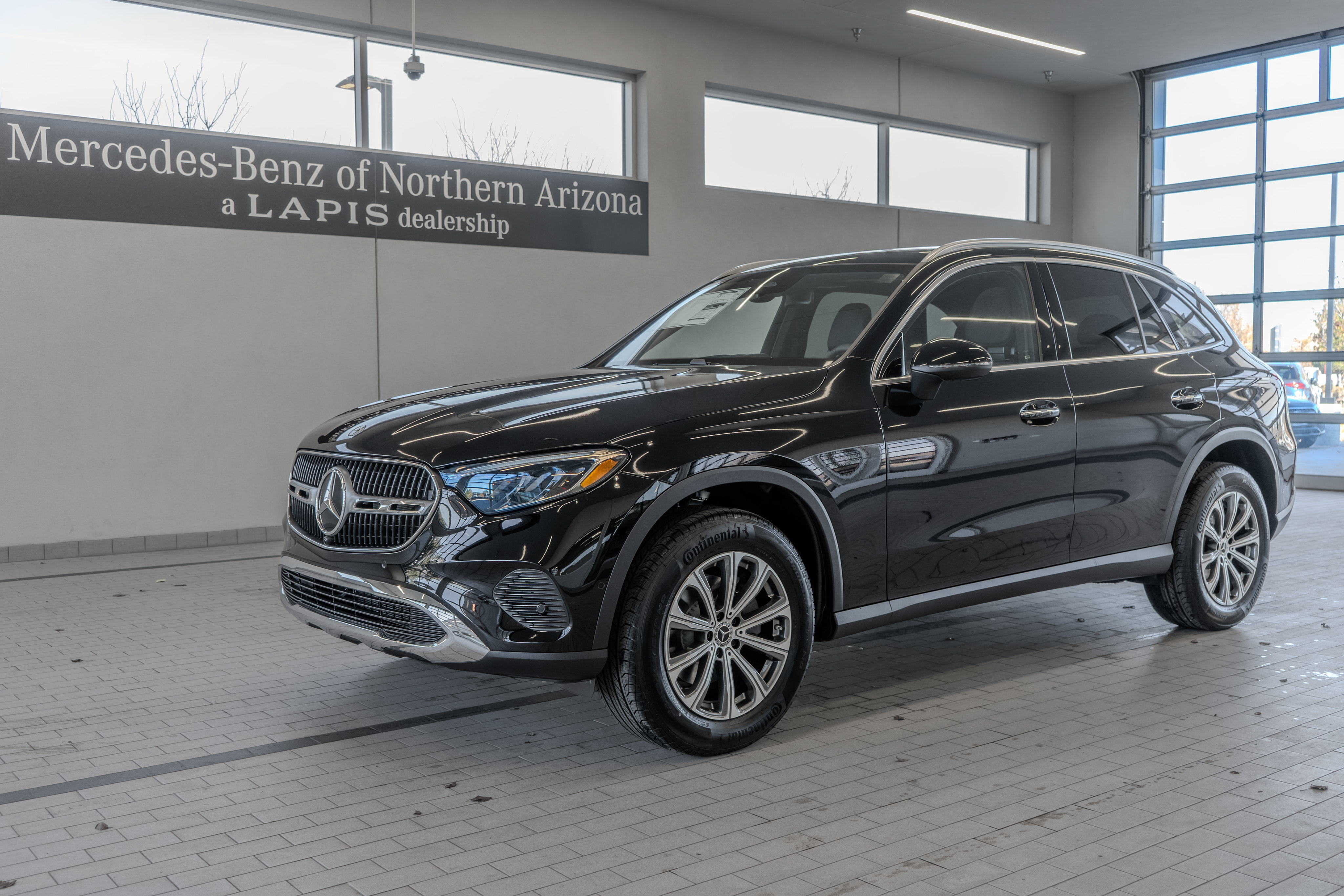 Used 2026 Mercedes-Benz GLC 300 4MATIC image 3
