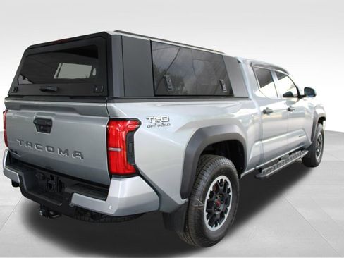 Certified 2024 Toyota Tacoma TRD Off-Road w/ TRD Off Road Premium Package AWD/4WD image 18