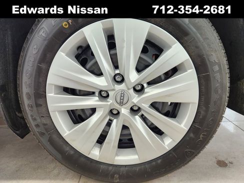 Used 2025 Nissan Sentra S image 30