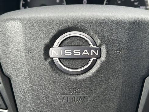 Used 2024 Nissan Frontier SV image 33