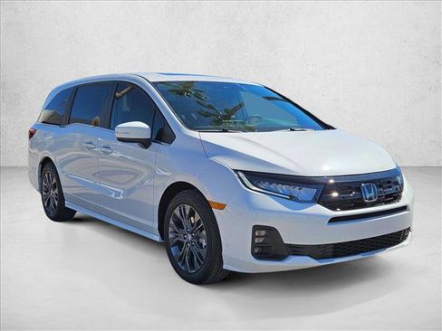 New 2026 Honda Odyssey Touring image 7