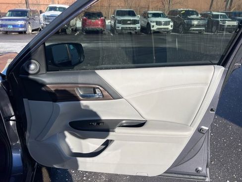 Used 2016 Honda Accord EX-L image 10