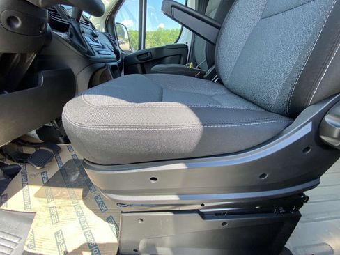 New 2025 RAM ProMaster 1500 w/ Convenience Group FWD image 10