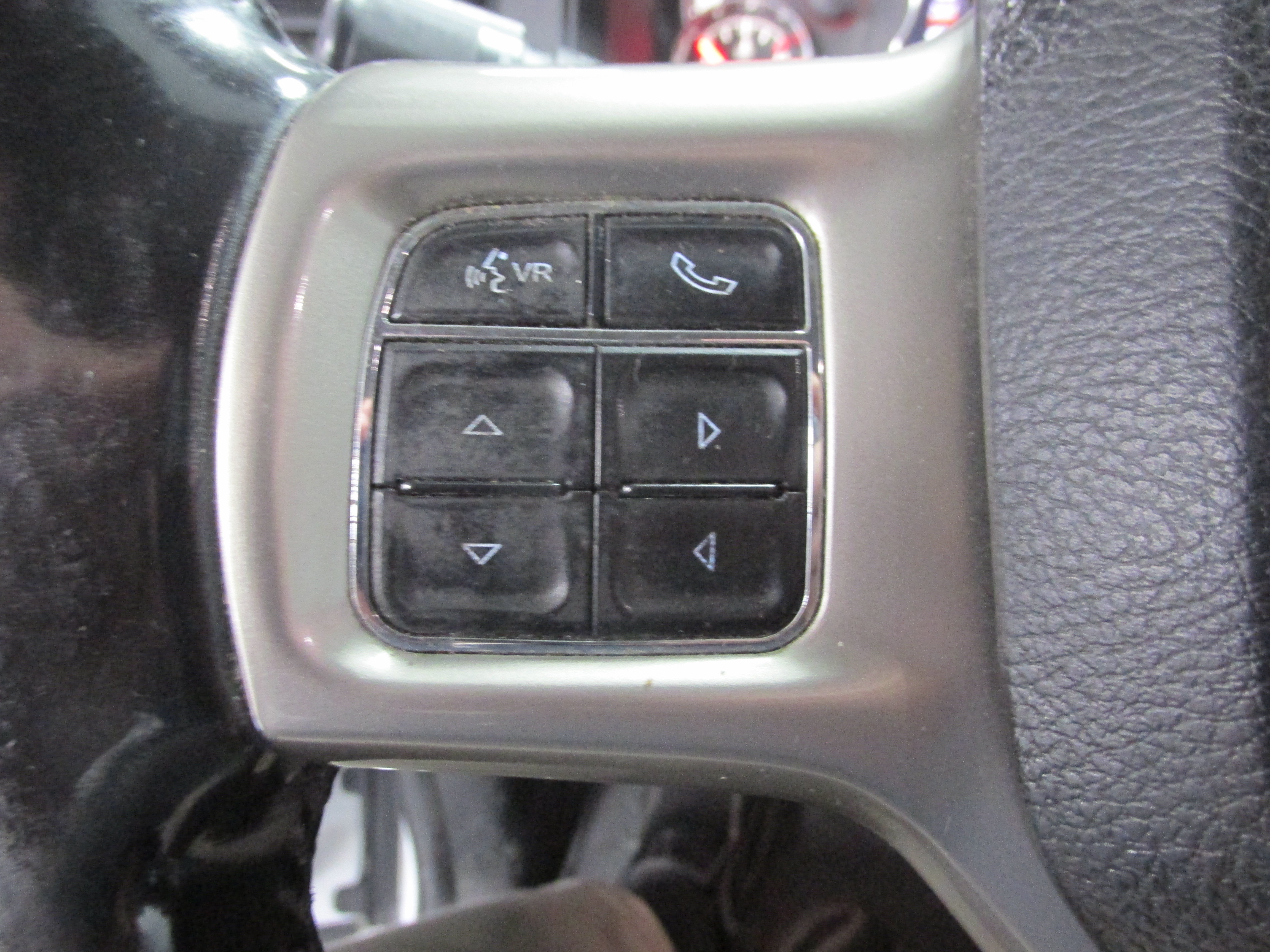 Used 2017 RAM 1500 Laramie w/ Convenience Group AWD/4WD image 33
