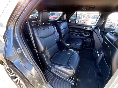 Used 2020 Ford Explorer ST image 18