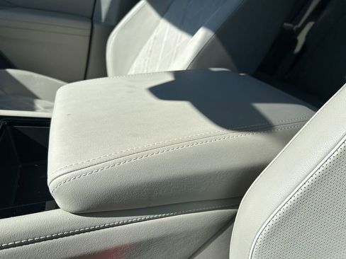 Used 2025 Volkswagen Atlas SEL Premium R-Line image 40