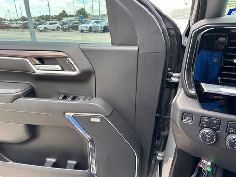 Used 2024 Chevrolet Silverado 1500 LT Trail Boss w/ Convenience Package II AWD/4WD image 27