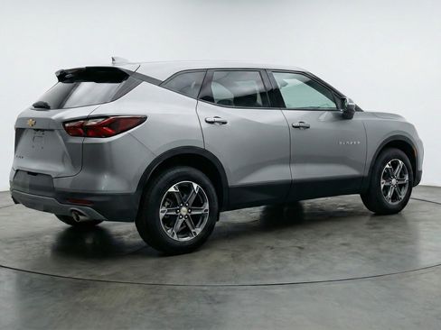 Used 2025 Chevrolet Blazer LT image 9