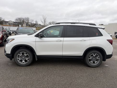 Certified 2023 Honda Passport TrailSport image 8