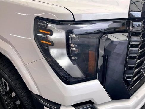 Used 2024 GMC Sierra 2500 Denali Ultimate AWD/4WD image 28
